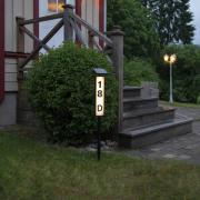 LED-vejlampe solcelle Pathy med husnummer