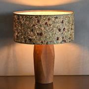 LeuchtNatur Pura LED-bordlampe, nøddetræ/roser