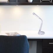 Mitti LED-bordlampe med USB-port, sølv/hvid