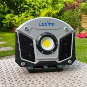 Genopladelig LED-spotlight med horn og Bluetooth-funktion