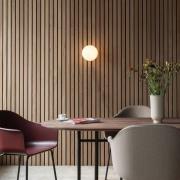 Audo LED-loftlampe TR Bulb, messingfarve/opal mat