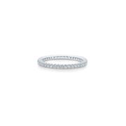 Elegant Dainty Ring med Top Wesselton Diamant