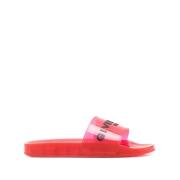 Gennemsigtige røde sandaler