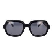 Firkantede solbriller med sort stel og grå linser
