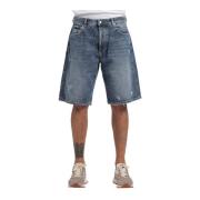 Denim Bermuda Shorts med Medium Vask og Slidte Detaljer