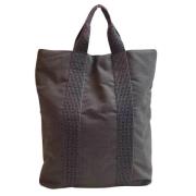 Pre-owned Canvas totes