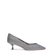 V-Cut Pointed-Toe Pump