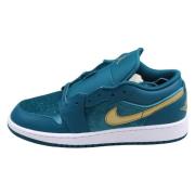 Velvet Geode Teal Low SE Sneakers