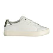 Sporty hvide sneakers med kontrastdetaljer