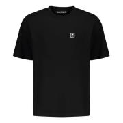 Ribbet bomulds T-shirt med logo patch