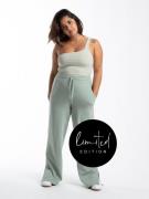 ABOUT YOU Limited Overdel 'Lilia'  mint