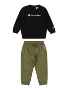 Champion Authentic Athletic Apparel Joggingdragt  oliven / rød / sort ...