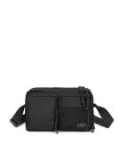 EASTPAK Skuldertaske 'DOUBLE CROS'  sort