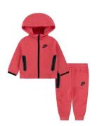 Nike Tech Fleece Full-Zip Set Nike Pink