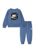 Nike Sportswear Utility Futura Crew And Pants Set Nike Blue