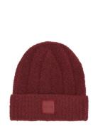 Modern Patch Chunky Beanie Calvin Klein Burgundy