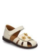 Sandals - Flat - Closed Toe ANGULUS Cream