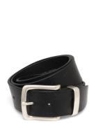 August Saddler Black