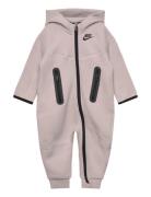 Nkn Tech Fleece Hooded Coveral Nike Purple