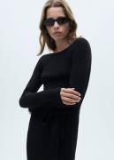 MANGO Ribbed Knit Dress Kvinde Black Midi Kjoler Str S - hos Magasin