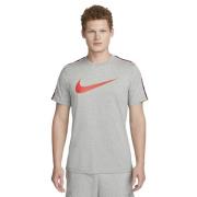 Nike Sportswear Repeat T Shirt L - T-shirts Bomuld hos Magasin