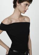 MANGO Offshoulder top Kvinde Black Kortærmede T-shirts Str L - hos Mag...