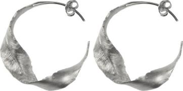 Hultquist Twisted Leaf Earrings Diameter: 35 mm. - Creoler hos Magasin