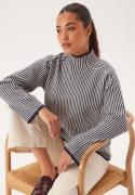 VERO MODA Vmgold Ls Highneck Pinstripe P Navy Blazer Detail:w. Birch S