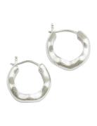 Bolded Wavy Earrings Silver Accessories Jewellery Earrings Hoops Silve...