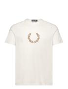 Flocked Laurel W Gra Tee Tops T-Kortærmet Skjorte White Fred Perry