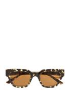 Kaws Accessories Sunglasses D-frame- Wayfarer Sunglasses Brown A.Kjærb...