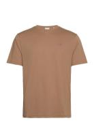 Reg Shield Ss T-Shirt Tops T-Kortærmet Skjorte Brown GANT