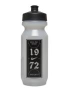 Nike Big Mouth Bottle 2.0 22 Oz Graphic Accessories Water Bottles Grey...