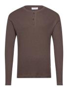 Dan Ls T-Shirt Tops T-Langærmet Skjorte Brown Les Deux