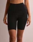 Spanx - Sort - Everyday Shaping Short