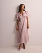 Neo Noir - Pink - Illana Heavy Sateen Dress