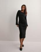 Only - Sort - Onlmeddi Ls Boatneck Dress Cc Knt