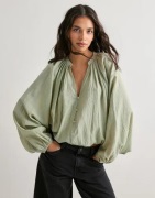 Nelly - Grøn - Button Blouson Blouse