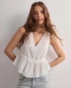 Nelly - Hvid - Effortless Lace Top