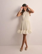 Malina - Hvid - Fern halterneck ruffled mini dress