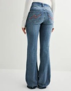 Nelly - Blå - Low Waist Bootcut Stitch Jeans
