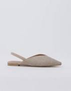 Nelly - Beige - Deep V-Shape Flat