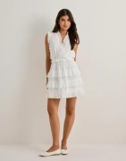 Nelly - Hvid - Adorable Flounce Dress