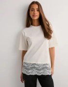 Nelly - Hvid - Lace Detail Tee
