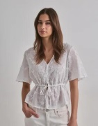 Pieces - Hvid - Pcnolax 2/4 Top Wvn